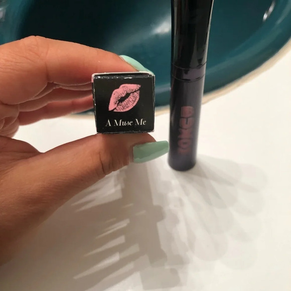 NIB BUXOM A MUSE ME LIQUID LIPSTICK - Picture 2 of 4